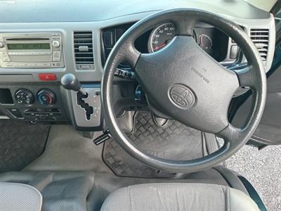 2006 Toyota HIACE - Thumbnail