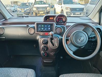2013 Toyota Porte - Thumbnail