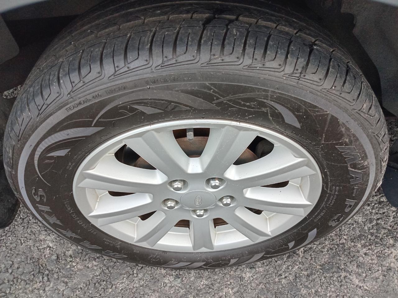 2004 Ford FALCON