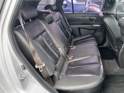 2010 Hyundai SANTA FE - Thumbnail