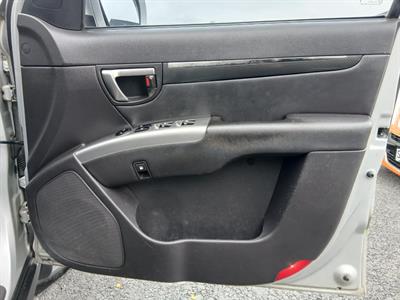 2010 Hyundai SANTA FE - Thumbnail
