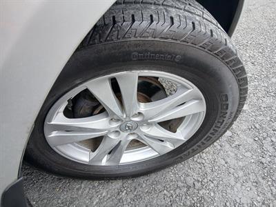 2010 Hyundai SANTA FE - Thumbnail