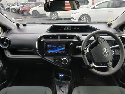 2017 Toyota Aqua - Thumbnail