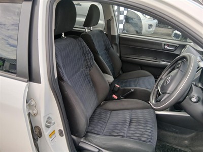 2013 Toyota COROLLA - Thumbnail