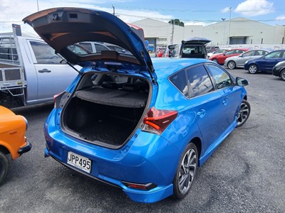 2016 Toyota COROLLA - Thumbnail