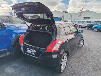 2014 Suzuki Swift - Thumbnail