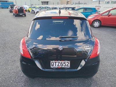2014 Suzuki Swift - Thumbnail