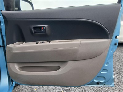 2005 Toyota Passo - Thumbnail