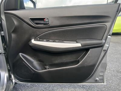 2022 Suzuki Swift - Thumbnail