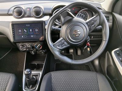 2022 Suzuki Swift - Thumbnail