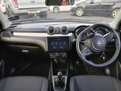 2022 Suzuki Swift - Thumbnail