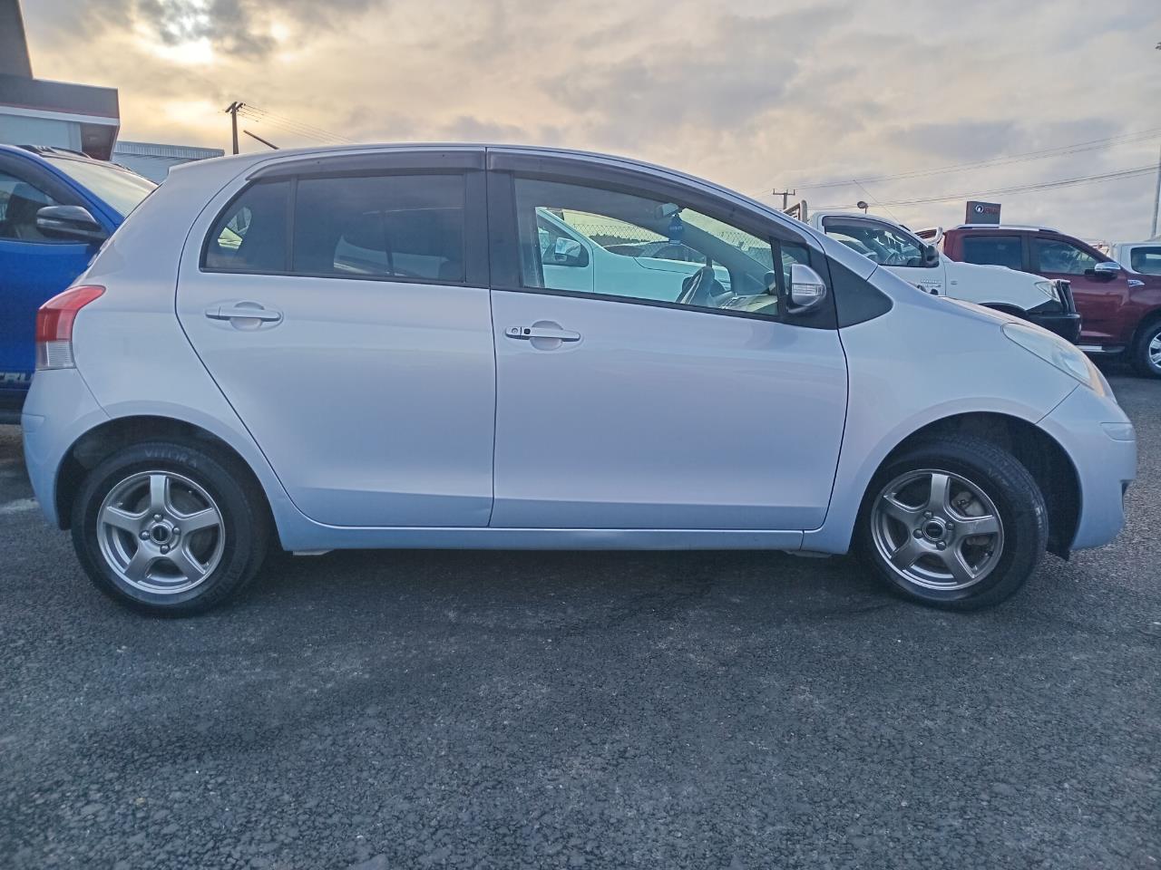 2009 Toyota Vitz