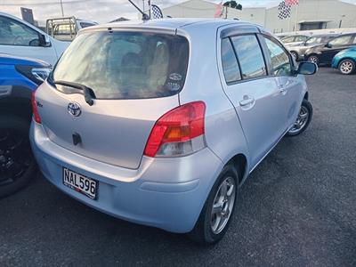2009 Toyota Vitz - Thumbnail