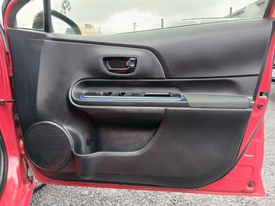 2013 Toyota Aqua - Thumbnail