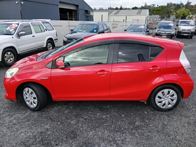 2013 Toyota Aqua - Thumbnail
