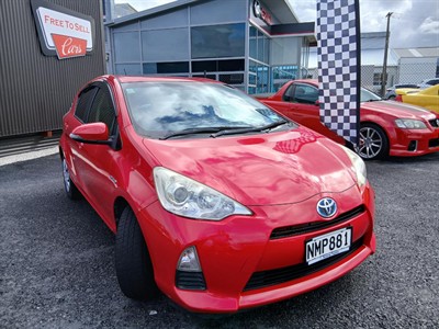 2013 Toyota Aqua - Thumbnail