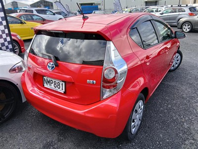 2013 Toyota Aqua - Thumbnail