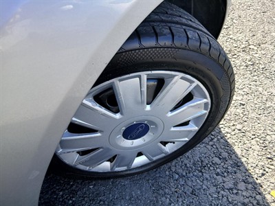 2008 Ford FIESTA - Thumbnail