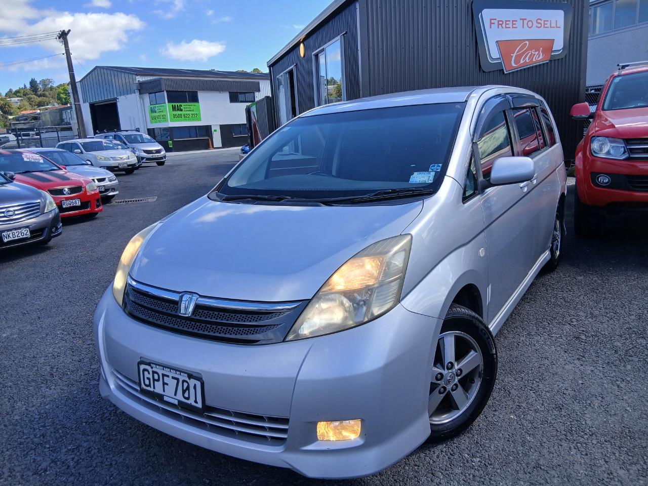 2005 Toyota Isis