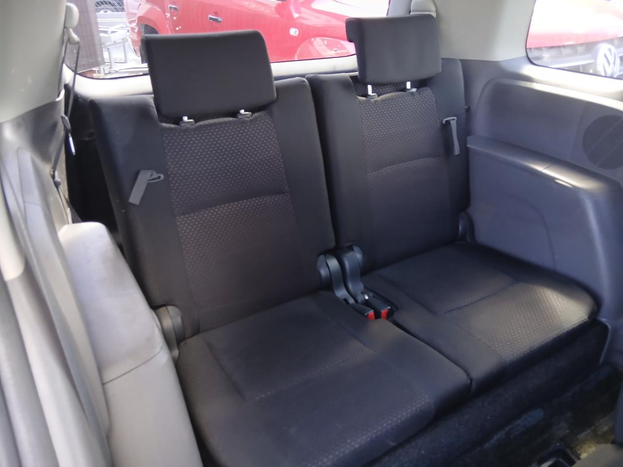 2005 Toyota Isis