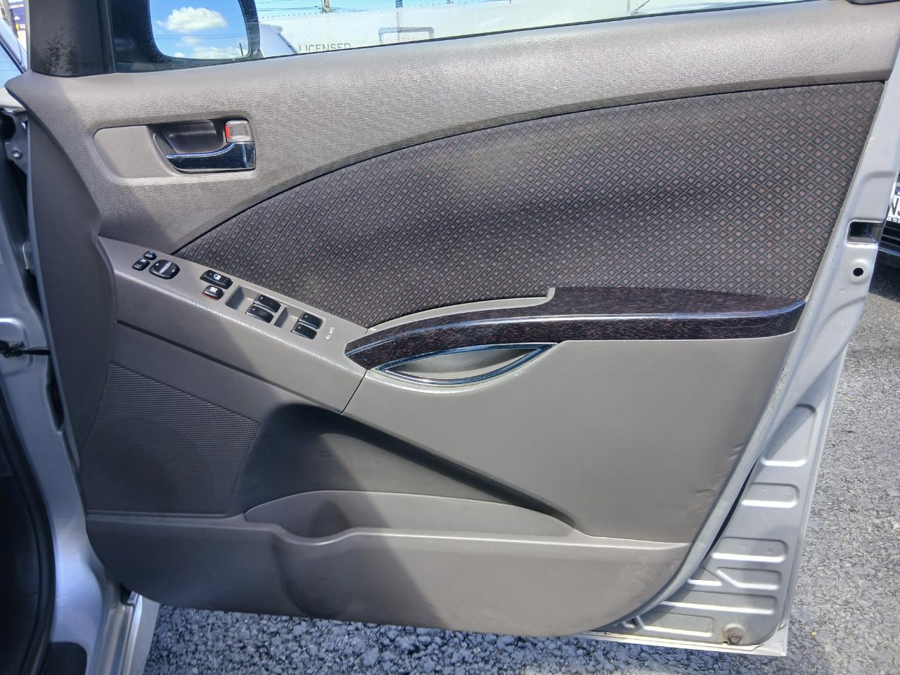 2005 Toyota Isis