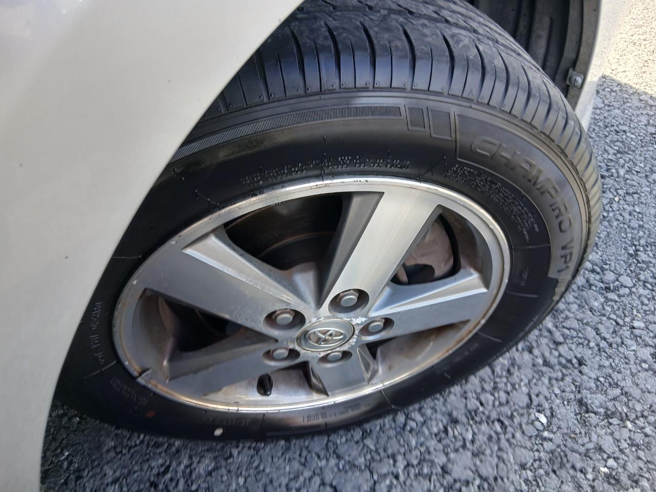 2005 Toyota Isis