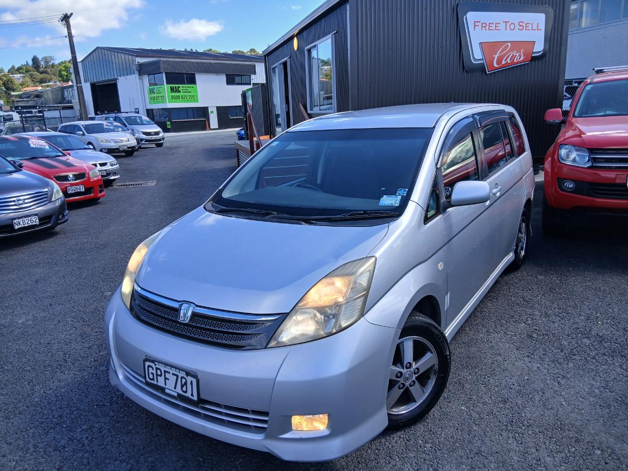 2005 Toyota Isis