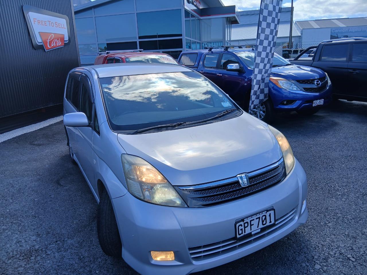 2005 Toyota Isis