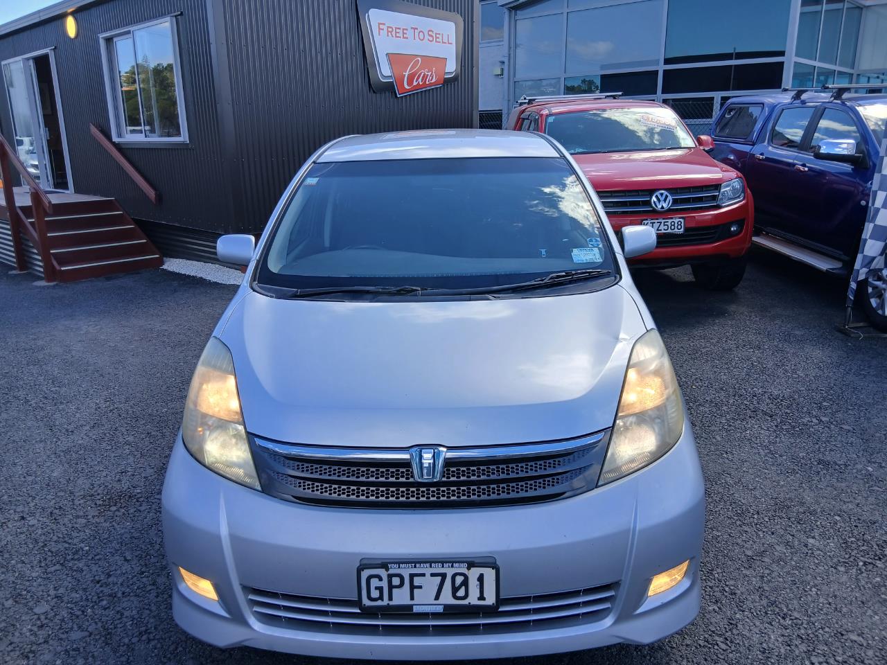 2005 Toyota Isis