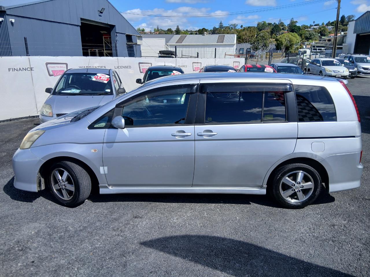 2005 Toyota Isis