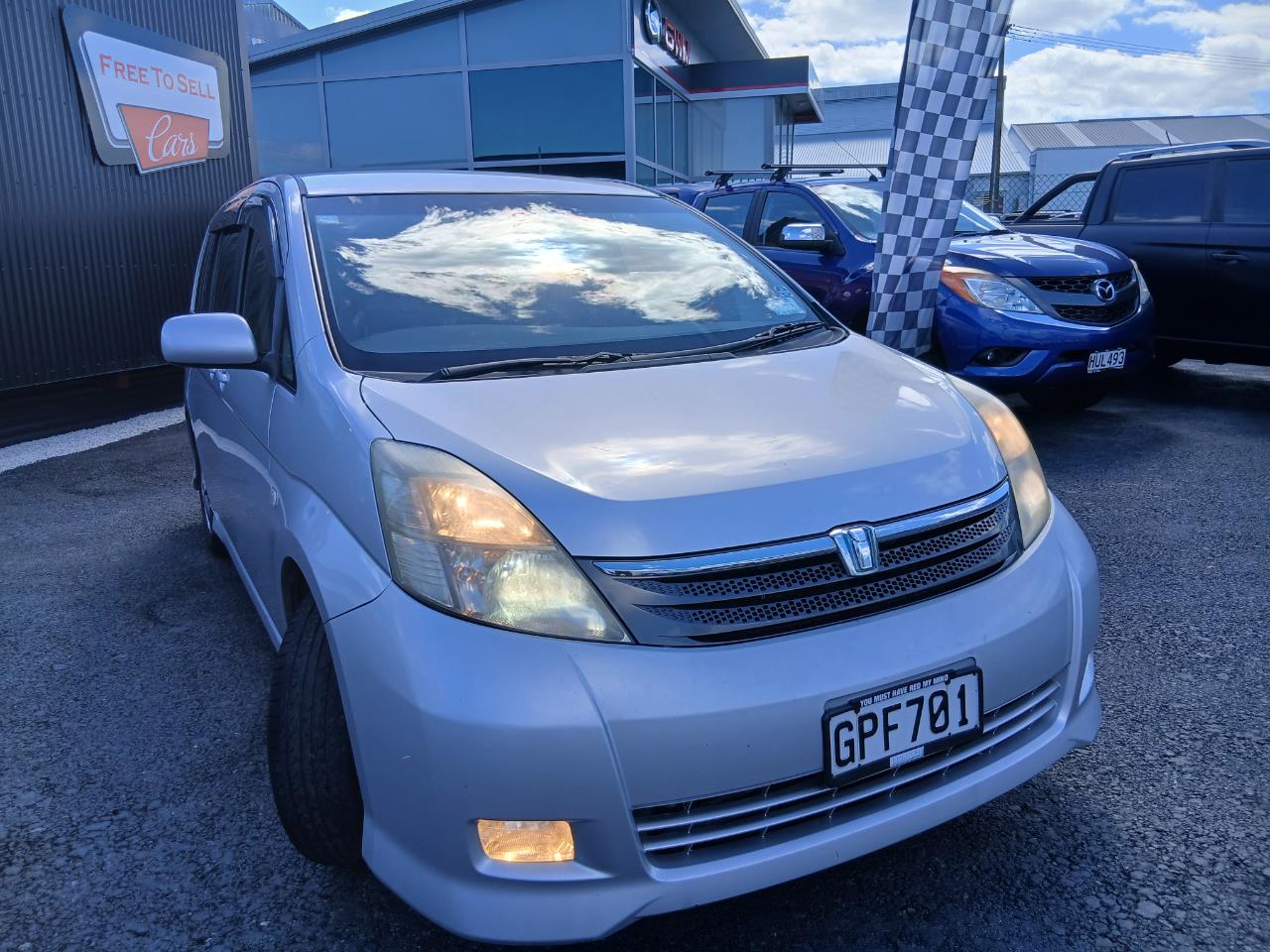 2005 Toyota Isis