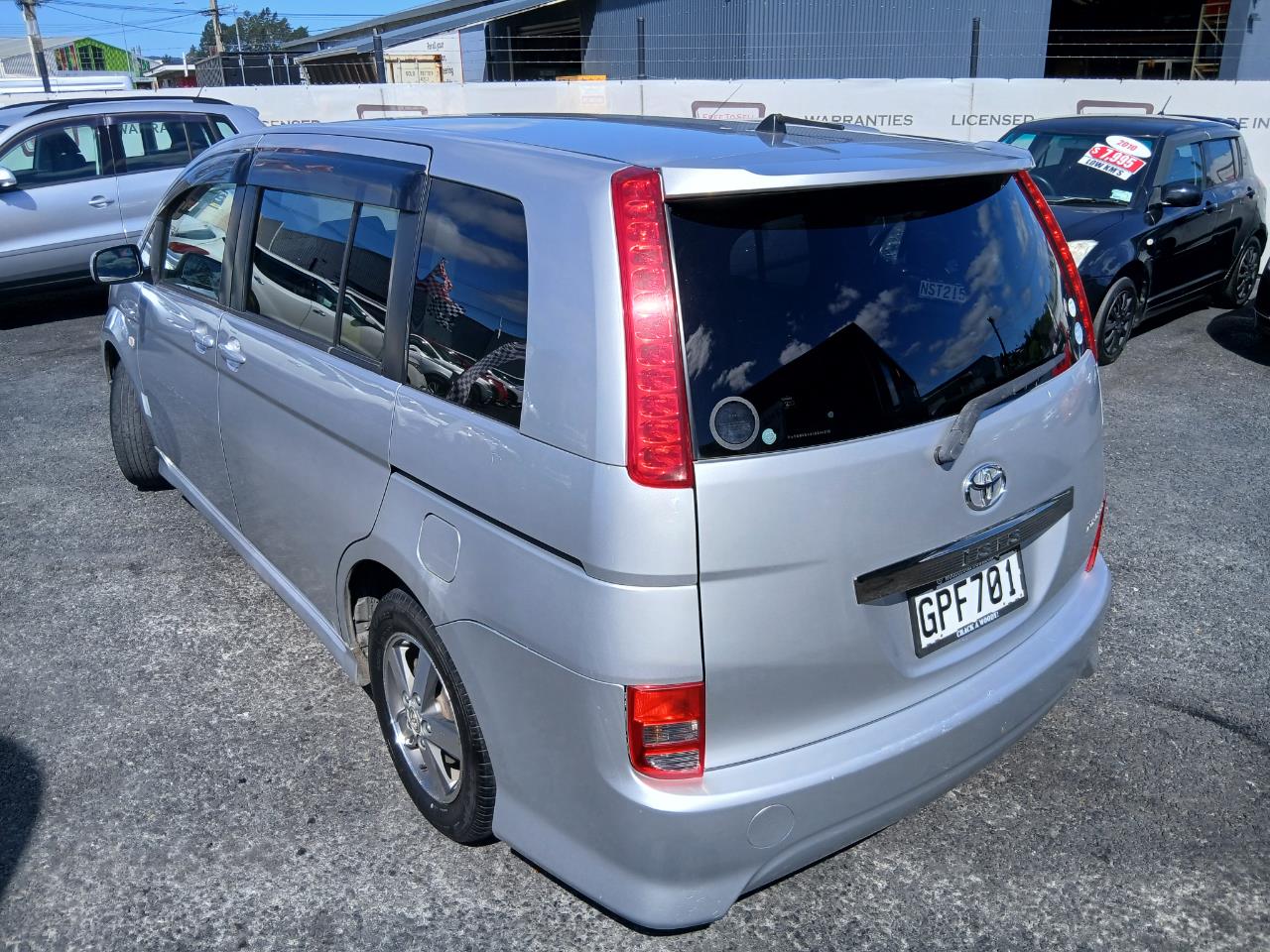 2005 Toyota Isis