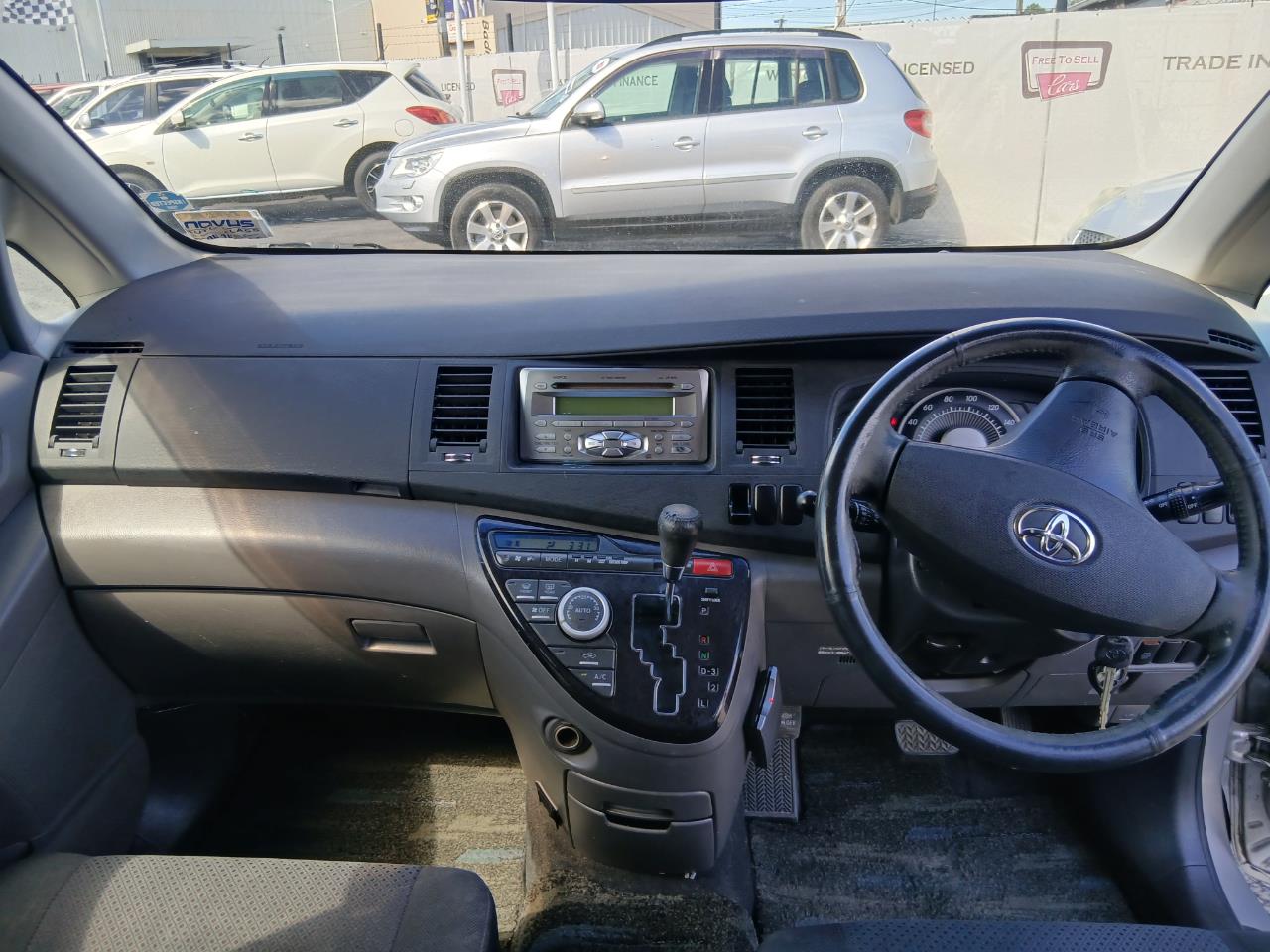 2005 Toyota Isis