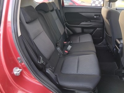 2014 Mitsubishi Outlander - Thumbnail