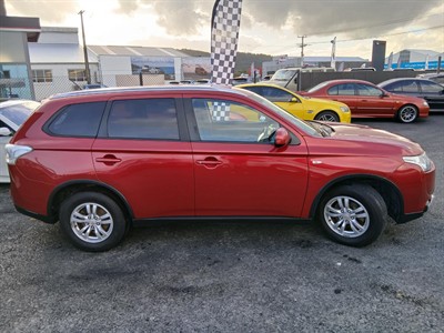 2014 Mitsubishi Outlander - Thumbnail
