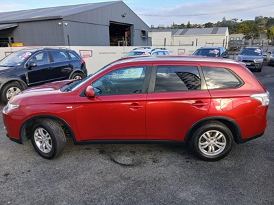 2014 Mitsubishi Outlander - Thumbnail