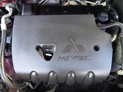 2014 Mitsubishi Outlander - Thumbnail
