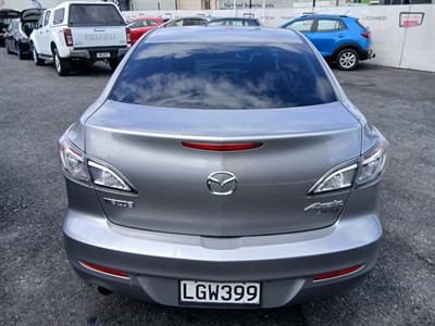 2010 Mazda AXELA - Thumbnail