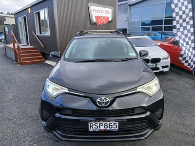 2017 Toyota RAV4 - Thumbnail
