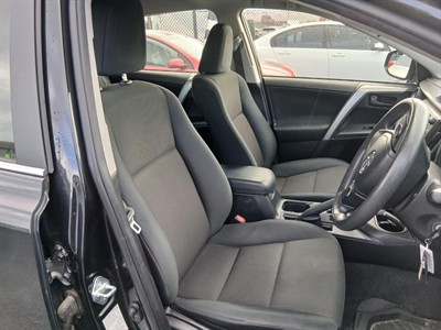 2017 Toyota RAV4 - Thumbnail