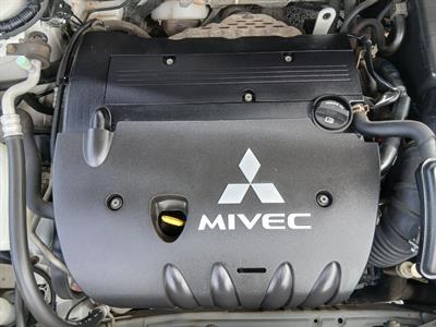 2007 Mitsubishi Outlander - Thumbnail
