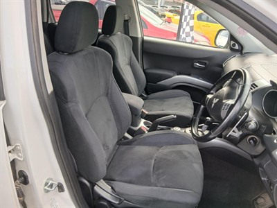 2007 Mitsubishi Outlander - Thumbnail