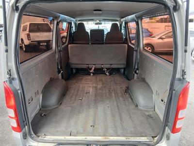 2005 Toyota HIACE - Thumbnail