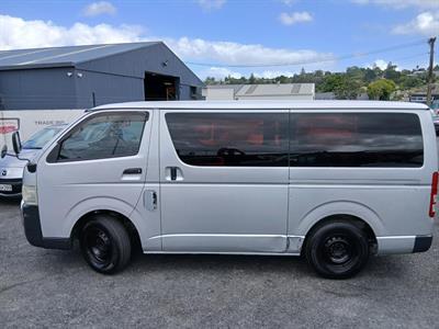 2005 Toyota HIACE - Thumbnail