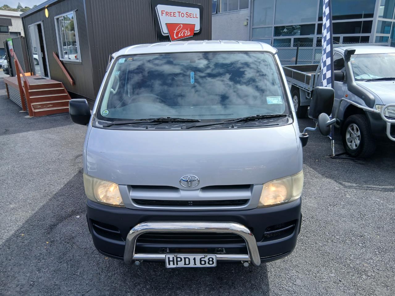 2005 Toyota HIACE