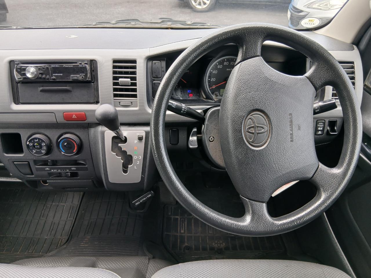 2005 Toyota HIACE