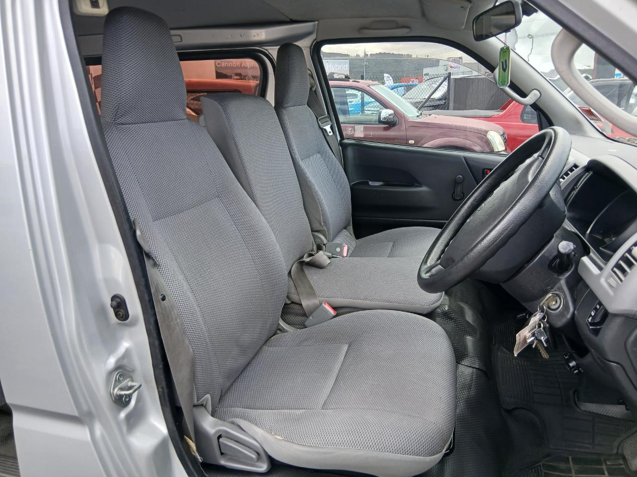 2005 Toyota HIACE