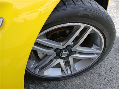 2011 Holden COMMODORE - Thumbnail