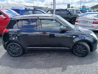 2010 Suzuki Swift - Thumbnail