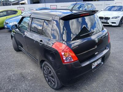 2010 Suzuki Swift - Thumbnail